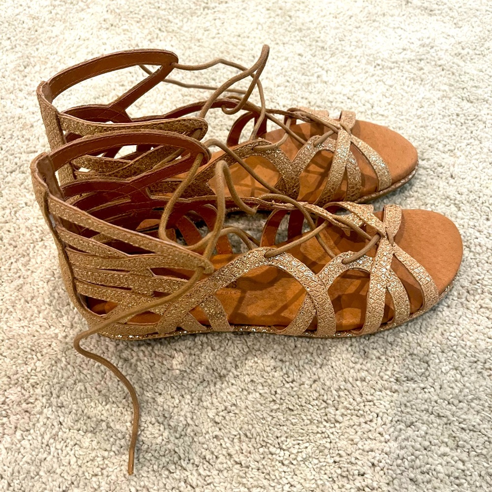 Brand NEW 8.5 Break My Heart Gladiator Sandal GOLD
